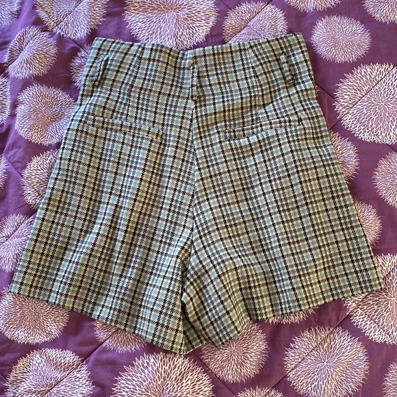 Barely worn like NEW Pinko MADE IN ITALY plaid design shorts in size 40 - Picture 3 of 9